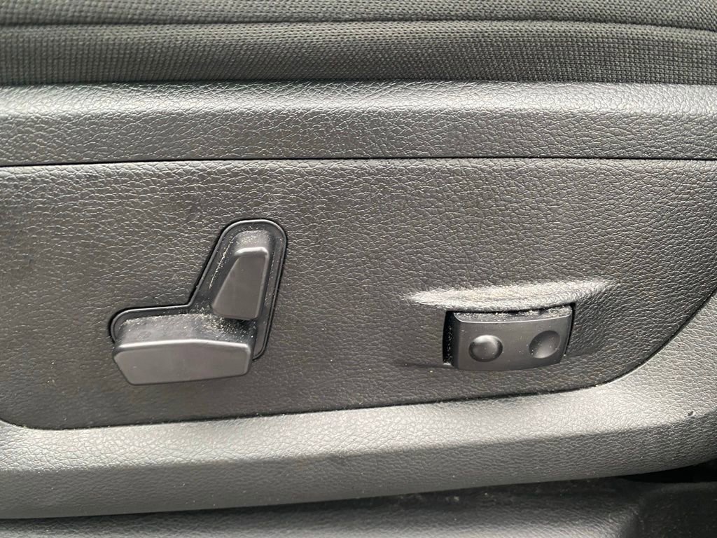 Used 2024 RAM 2500 Big Horn w/ Bed Utility Group image 14