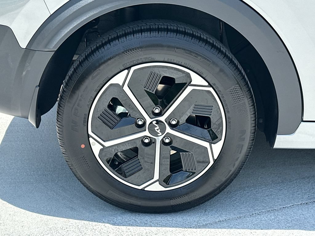 New 2026 Kia Niro LX FWD image 7