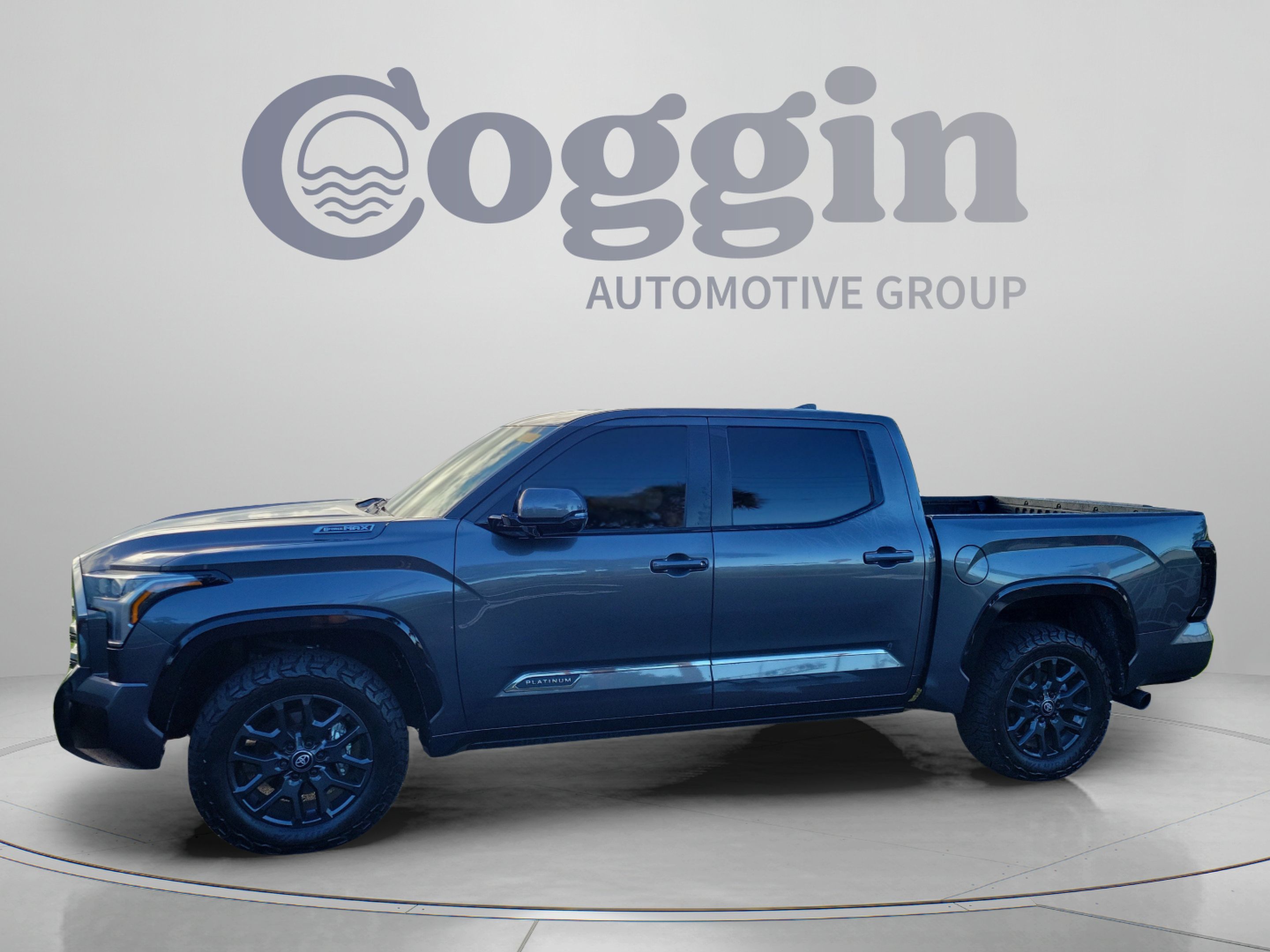 Used 2025 Toyota Tundra Platinum AWD/4WD image 3