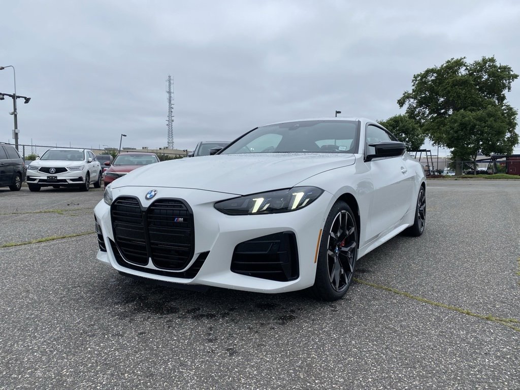New 2026 BMW 440i xDrive Coupe w/ Premium Package