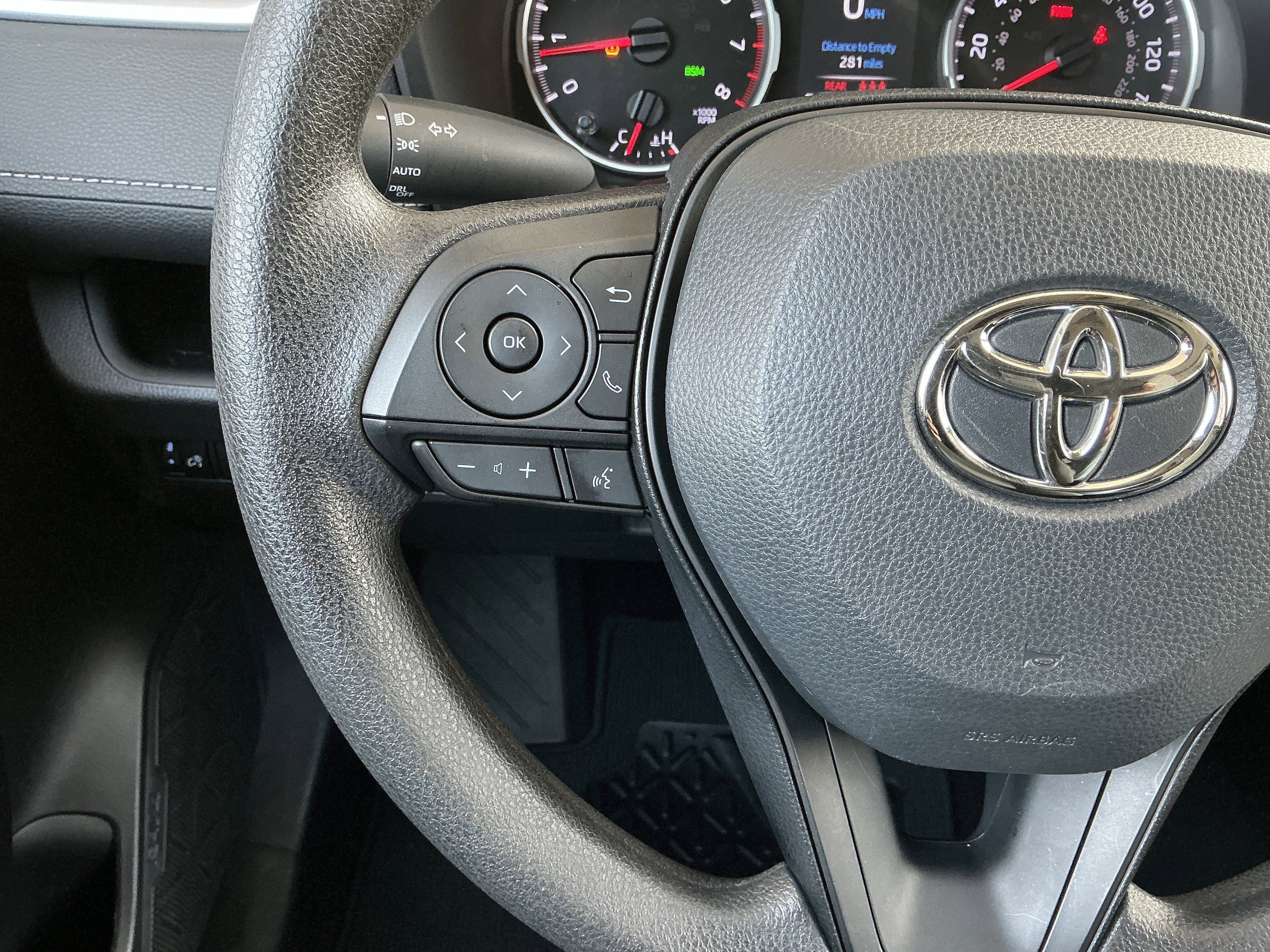 Used 2022 Toyota RAV4 XLE w/ Convenience Package image 12
