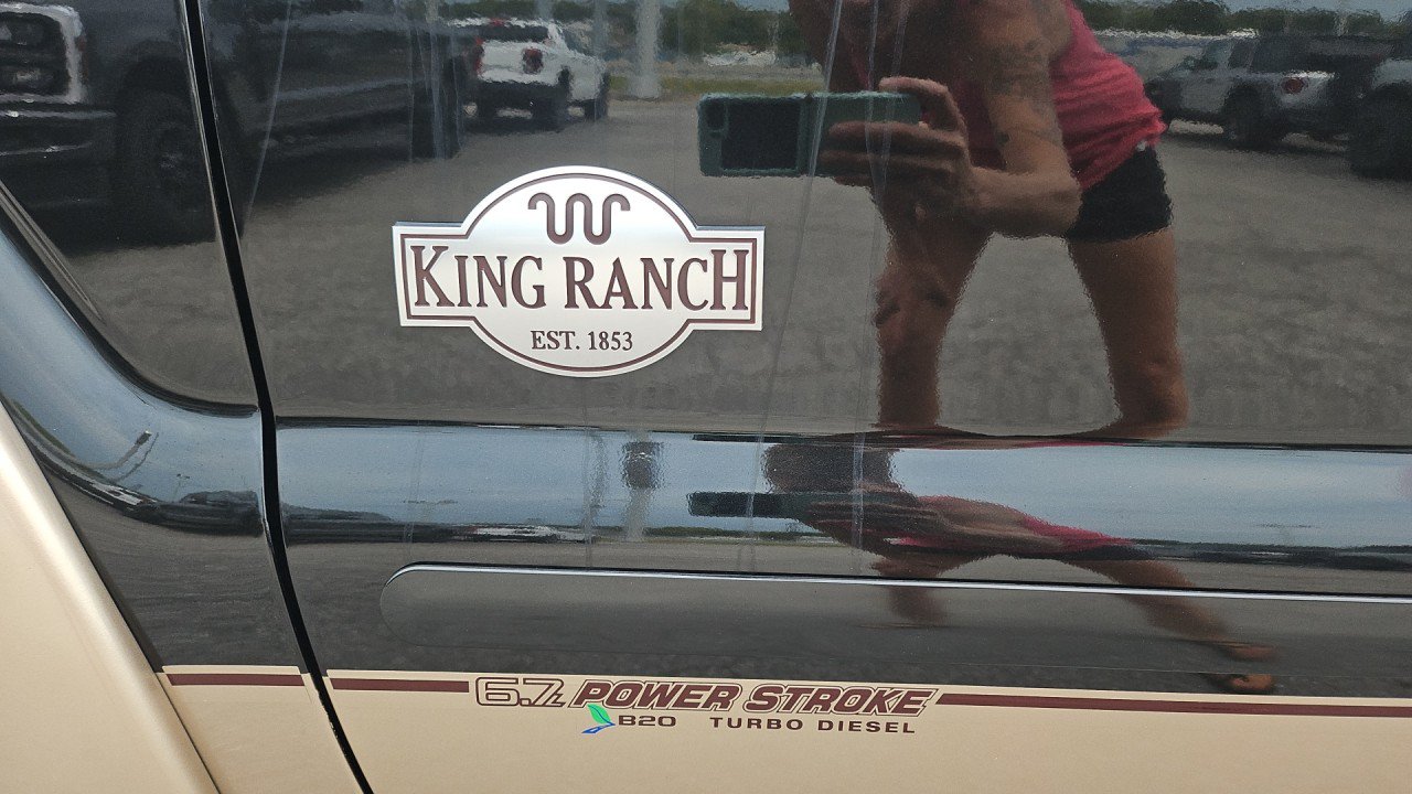 Used 2011 Ford F250 King Ranch w/ FX4 Off Road Pkg AWD/4WD image 10
