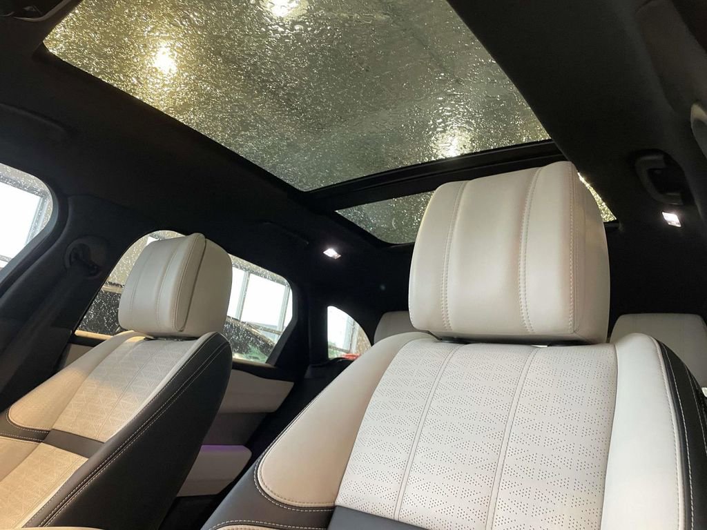 Used 2019 Land Rover Range Rover Velar R-Dynamic HSE AWD/4WD image 16