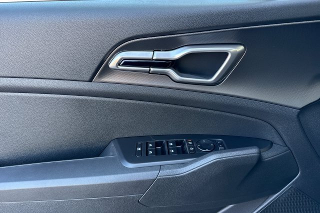 New 2027 Kia Sportage S FWD image 12