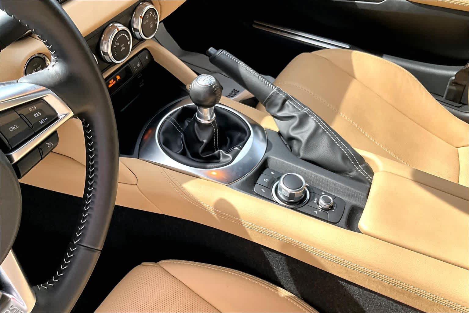 Used 2024 MAZDA MX-5 Miata Grand Touring RWD image 16