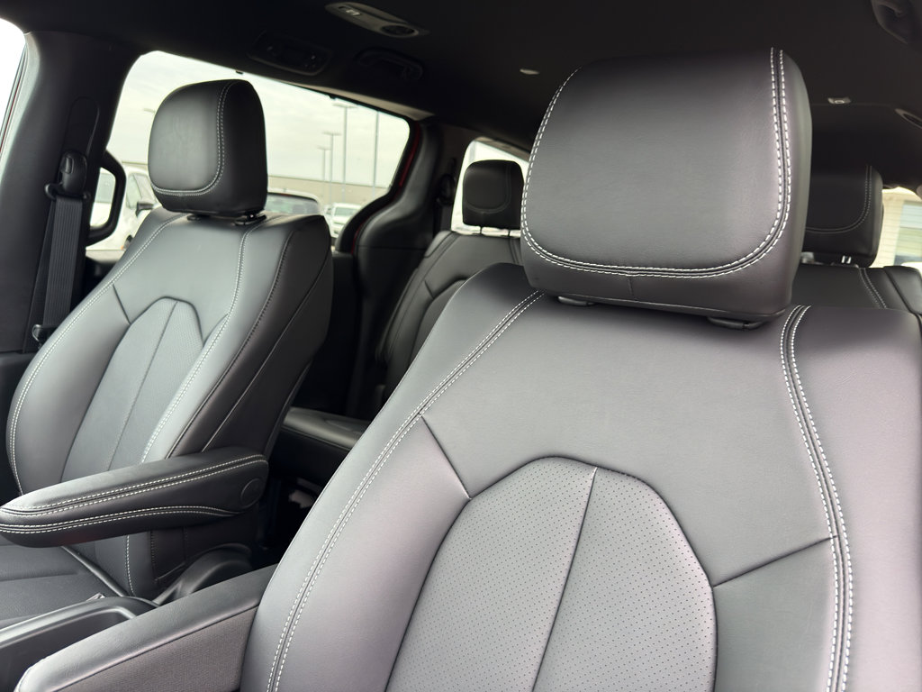 New 2026 Chrysler Pacifica Select FWD image 27