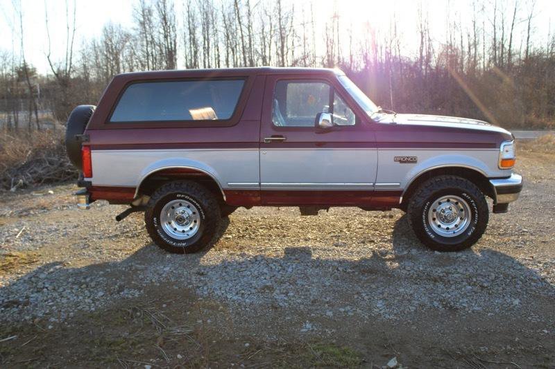 Used 1996 Ford Bronco XLT image 3