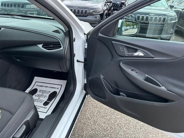 Used 2024 Chevrolet Malibu LT image 29