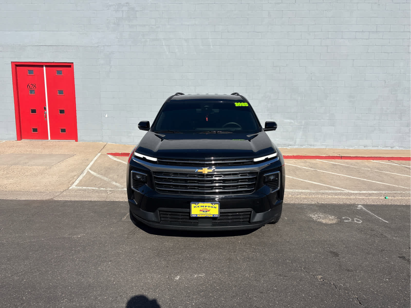 Used 2025 Chevrolet Traverse LT w/ Driver Confidence Package image 1