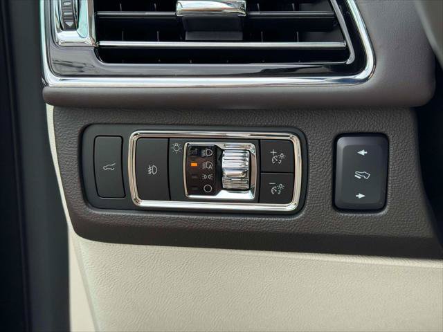 Certified 2024 Lincoln Navigator L Black Label AWD/4WD image 21