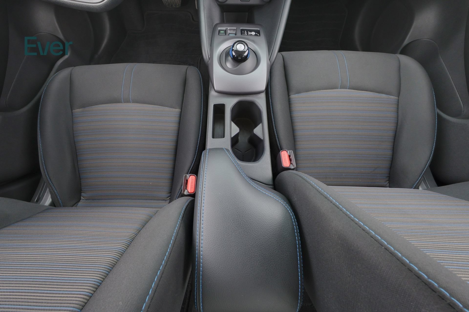 Used 2025 Nissan Leaf S FWD image 26