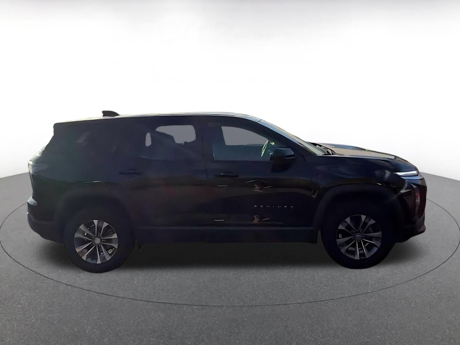 Used 2025 Chevrolet Equinox LT AWD/4WD image 14