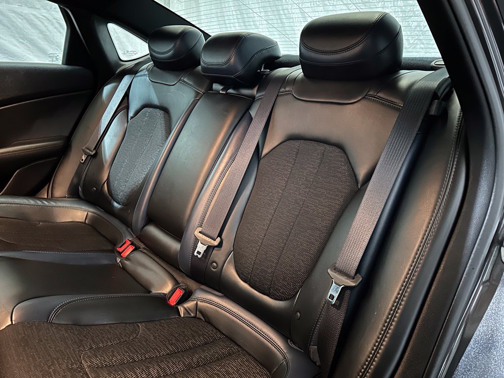 Used 2016 Chrysler 200 S FWD image 34