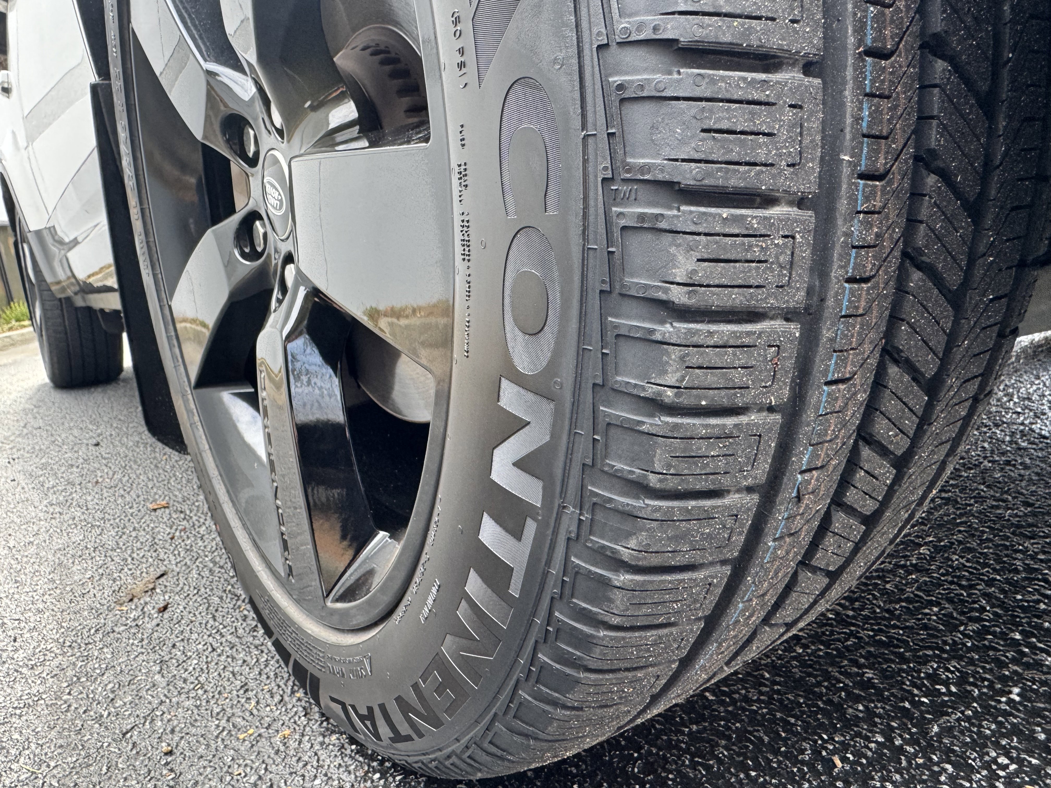 Used 2023 Land Rover Defender 130 S image 33