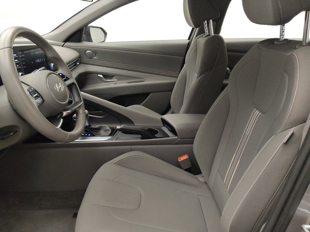 Used 2025 Hyundai Elantra Sport image 17