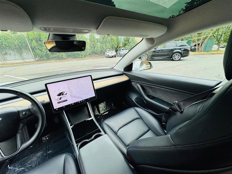Used 2018 Tesla Model 3 image 25