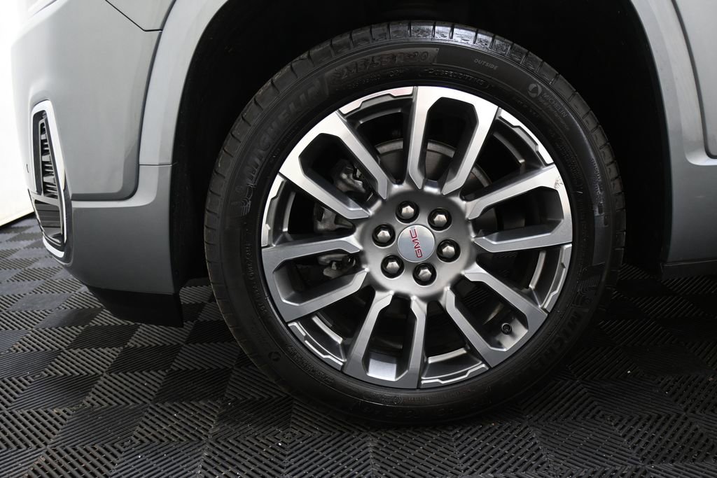 Used 2023 GMC Acadia Denali w/ Denali Technology Package image 40