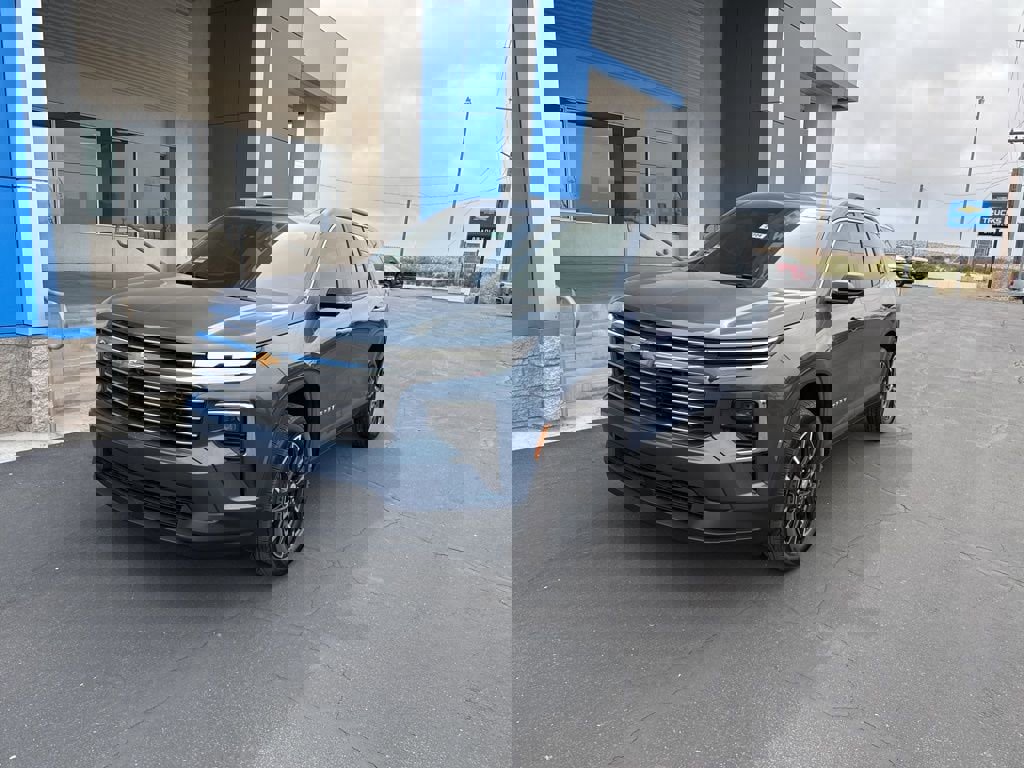 New 2026 Chevrolet Traverse LT w/ Sun and Wheel Package FWD image 12