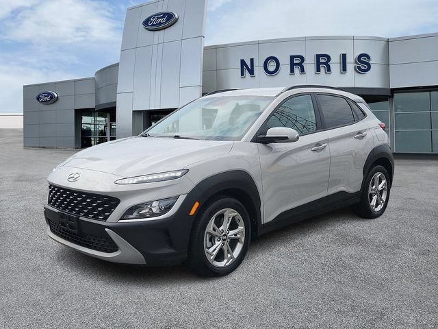 Used 2023 Hyundai Kona SEL AWD/4WD image 2