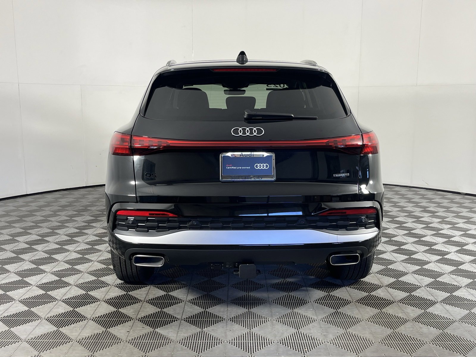 Certified 2025 Audi Q5 2.0T Premium w/ Convenience Package image 6