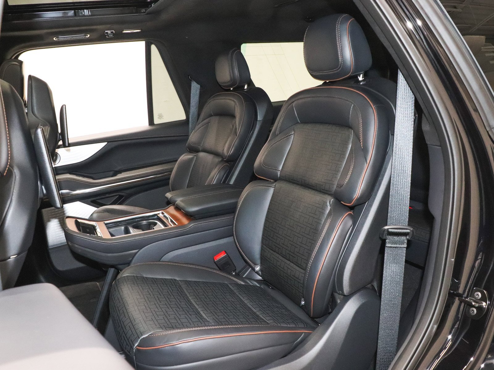 Used 2025 Lincoln Navigator Black Label image 23