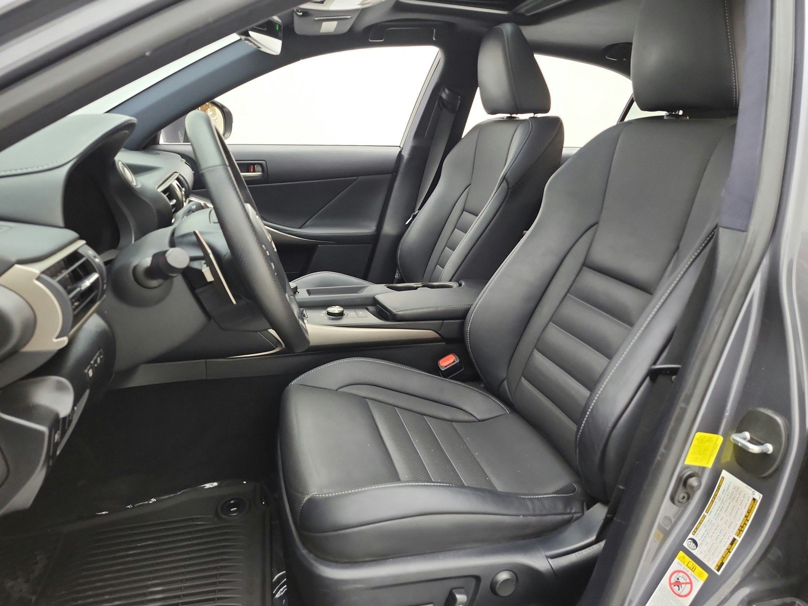 Used 2017 Lexus IS 200t F Sport w/ F Sport Package RWD image 13