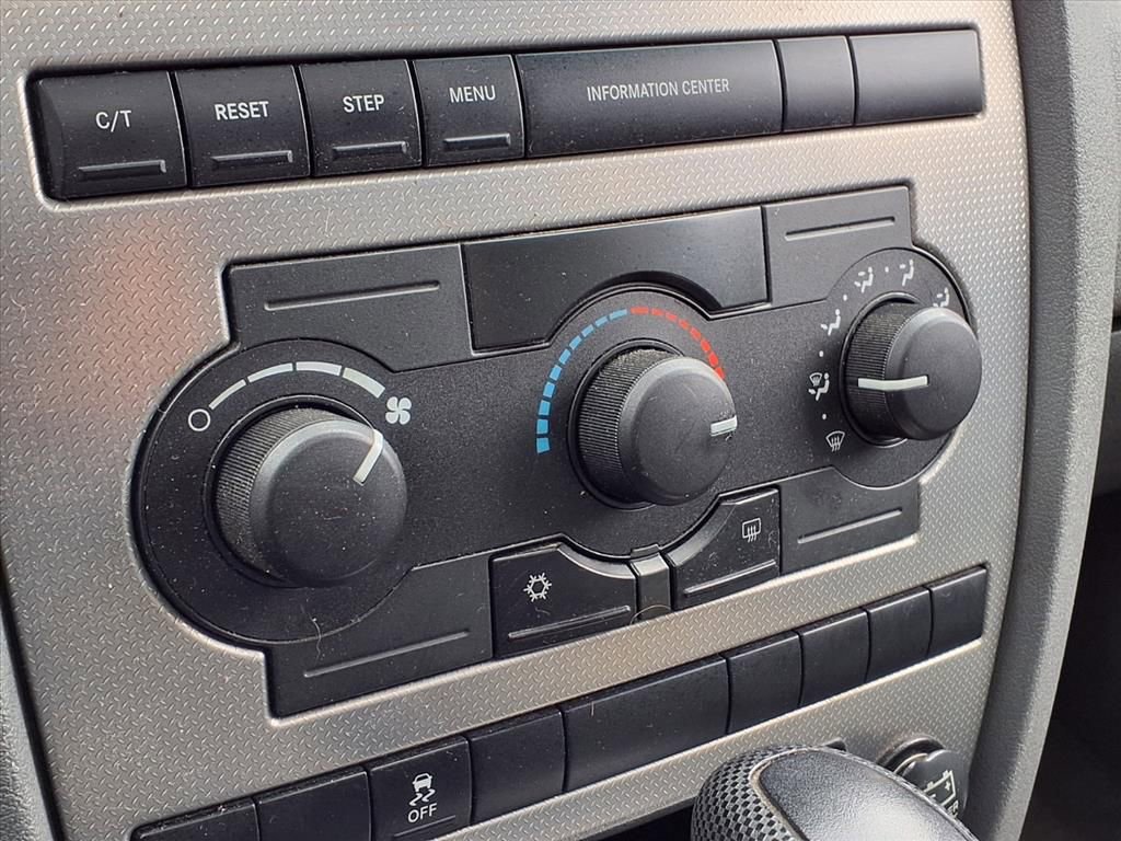 Used 2006 Jeep Grand Cherokee Laredo image 24