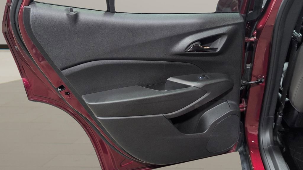 Used 2024 Chevrolet Trax ACTIV w/ Sunroof Package FWD image 16