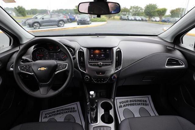 Used 2019 Chevrolet Cruze LT w/ Sun And Sound Package FWD image 10