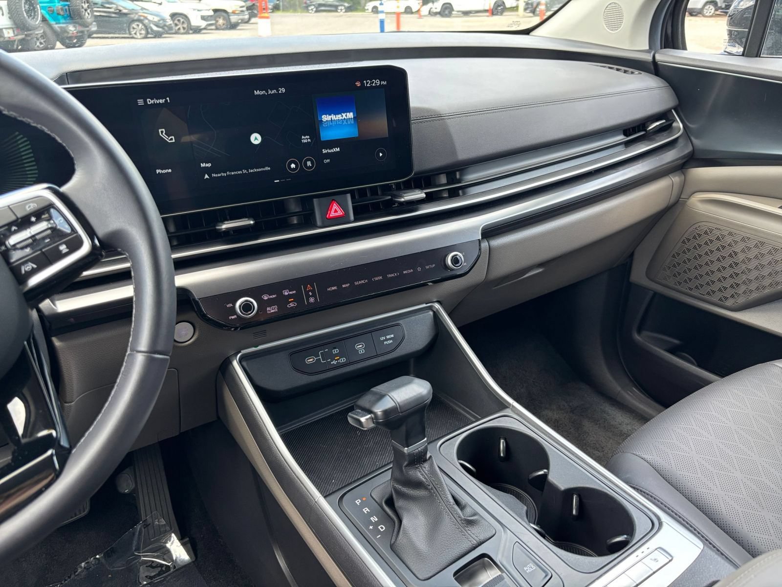 Used 2026 Kia Carnival FWD image 17