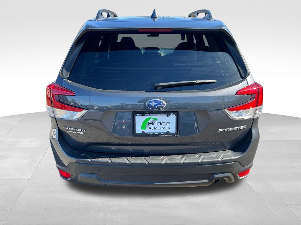 Used 2022 Subaru Forester Premium AWD/4WD image 7