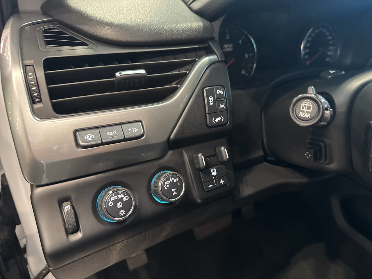 Used 2018 Chevrolet Tahoe Premier image 31