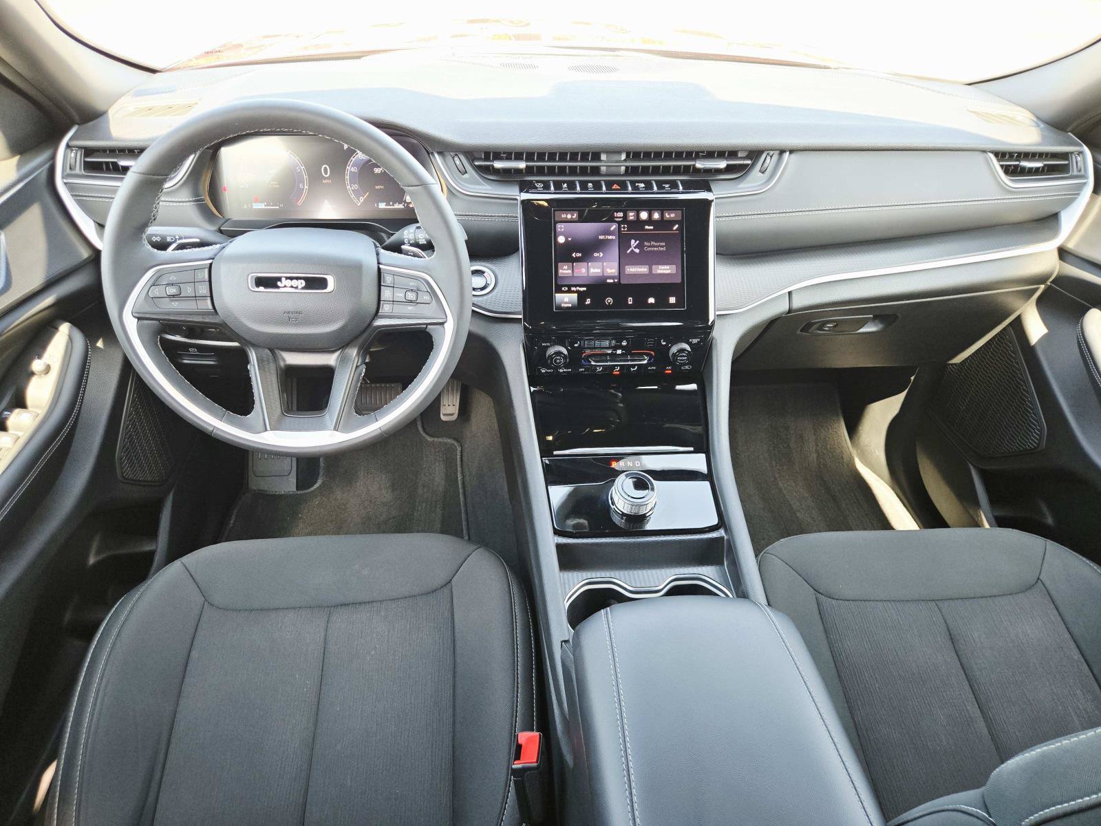Used 2025 Jeep Grand Cherokee Laredo X w/ Luxury Tech Group I AWD/4WD image 11