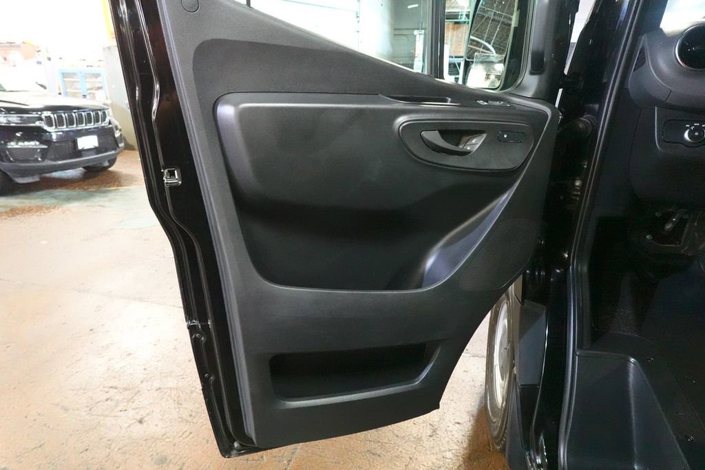 Used 2025 Mercedes-Benz Sprinter 2500 image 18