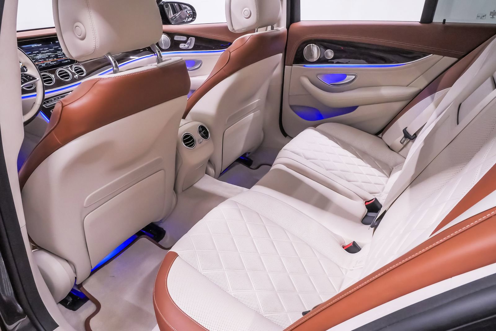 Used 2022 Mercedes-Benz E 350 Sedan image 11