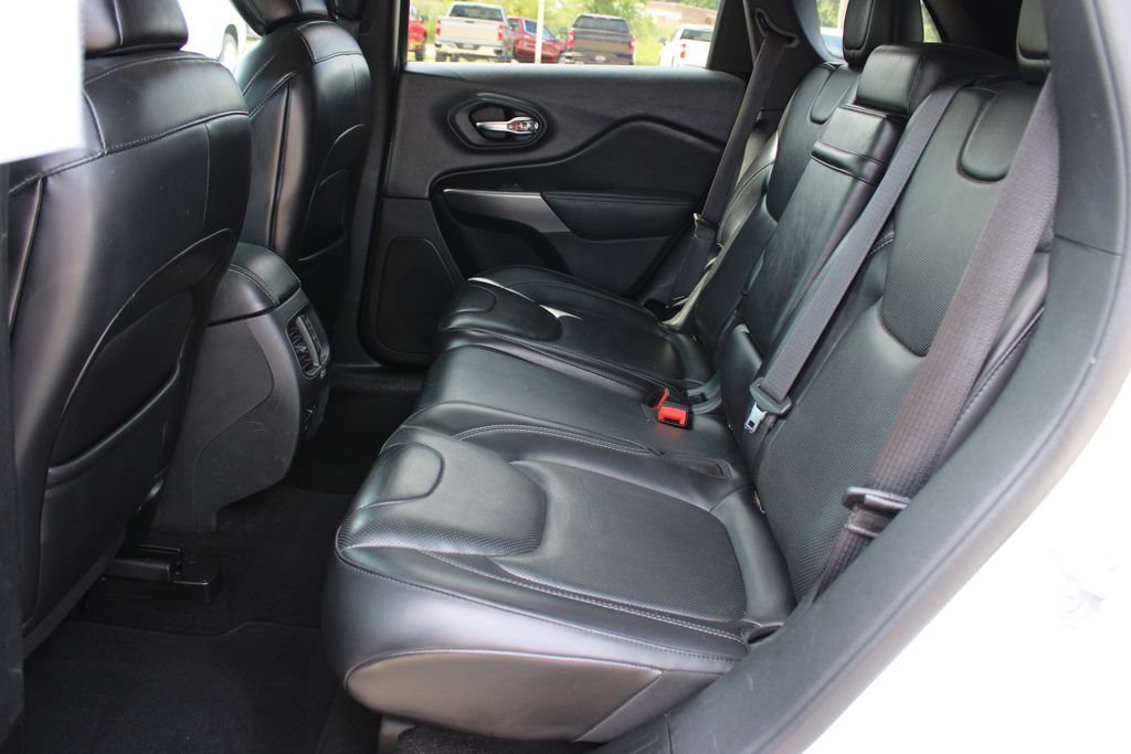 Used 2019 Jeep Cherokee Limited w/ Luxury Group AWD/4WD image 42