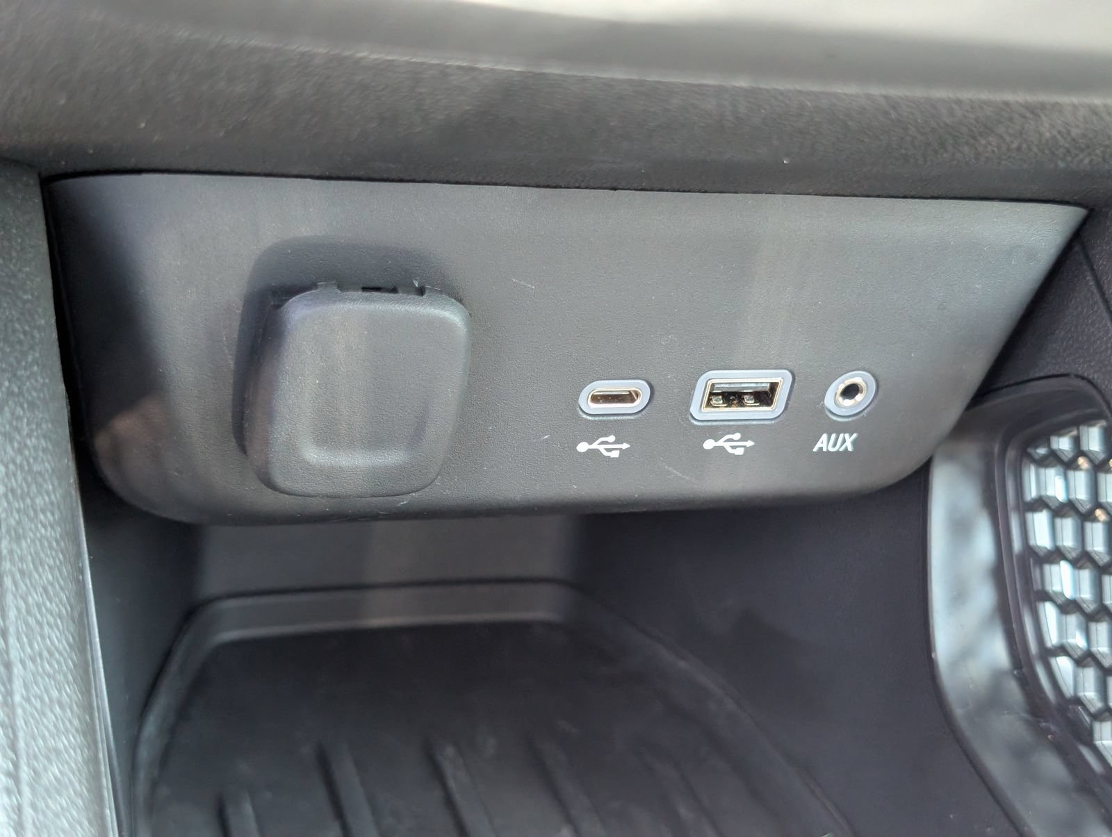 Used 2023 Chevrolet TrailBlazer LS FWD image 22