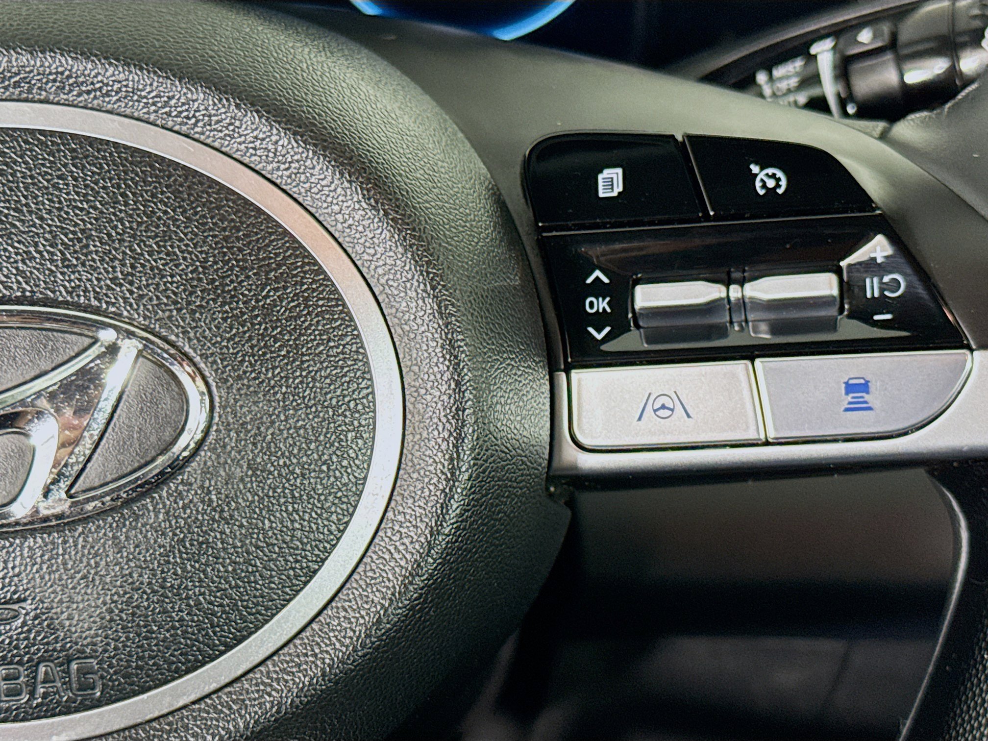 Used 2022 Hyundai Elantra SEL w/ Convenience Package FWD image 14