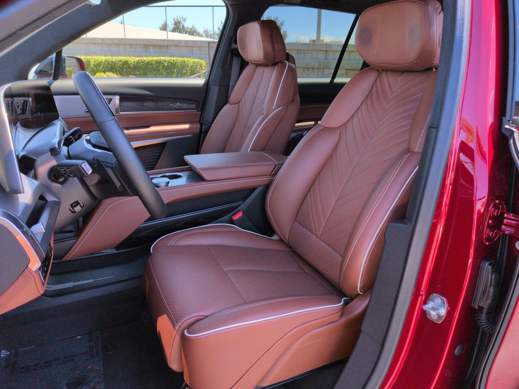 Used 2026 Cadillac Vistiq Platinum AWD/4WD image 16