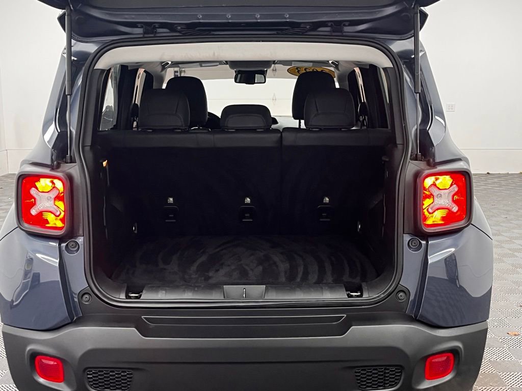 Used 2023 Jeep Renegade Limited image 9