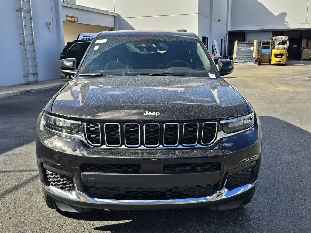 Used 2025 Jeep Grand Cherokee L Laredo w/ MOPAR Finishing Package image 5