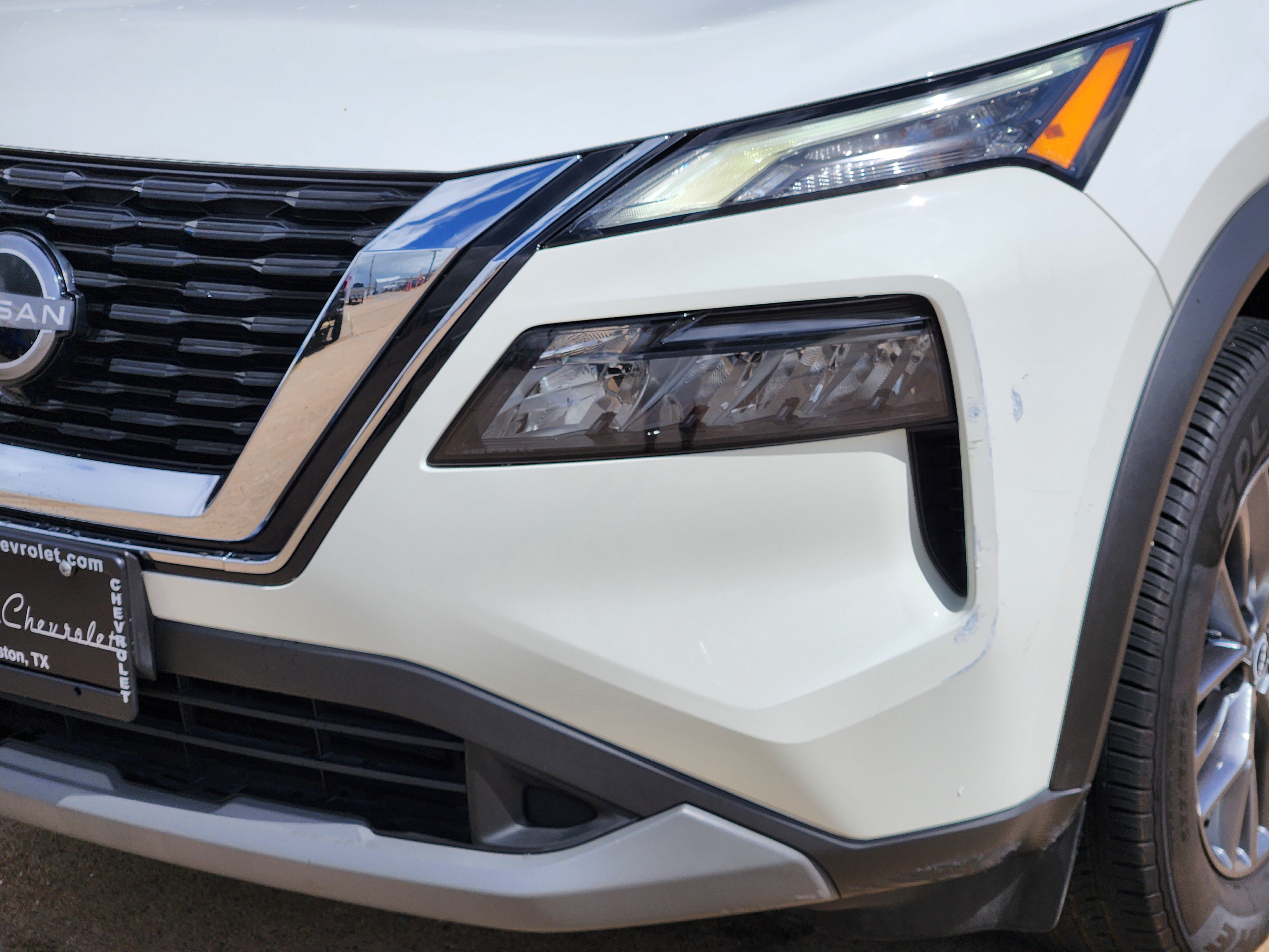 Used 2023 Nissan Rogue S AWD/4WD image 10