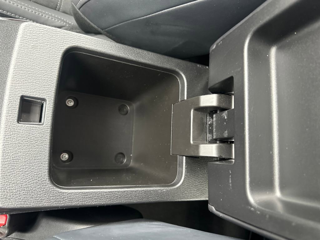 Used 2024 Mitsubishi Outlander SE image 27