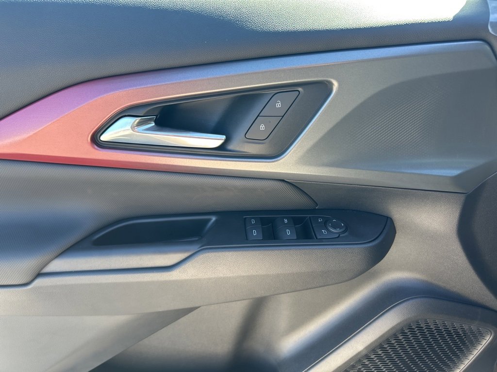 Used 2025 Chevrolet Equinox EV RS image 18