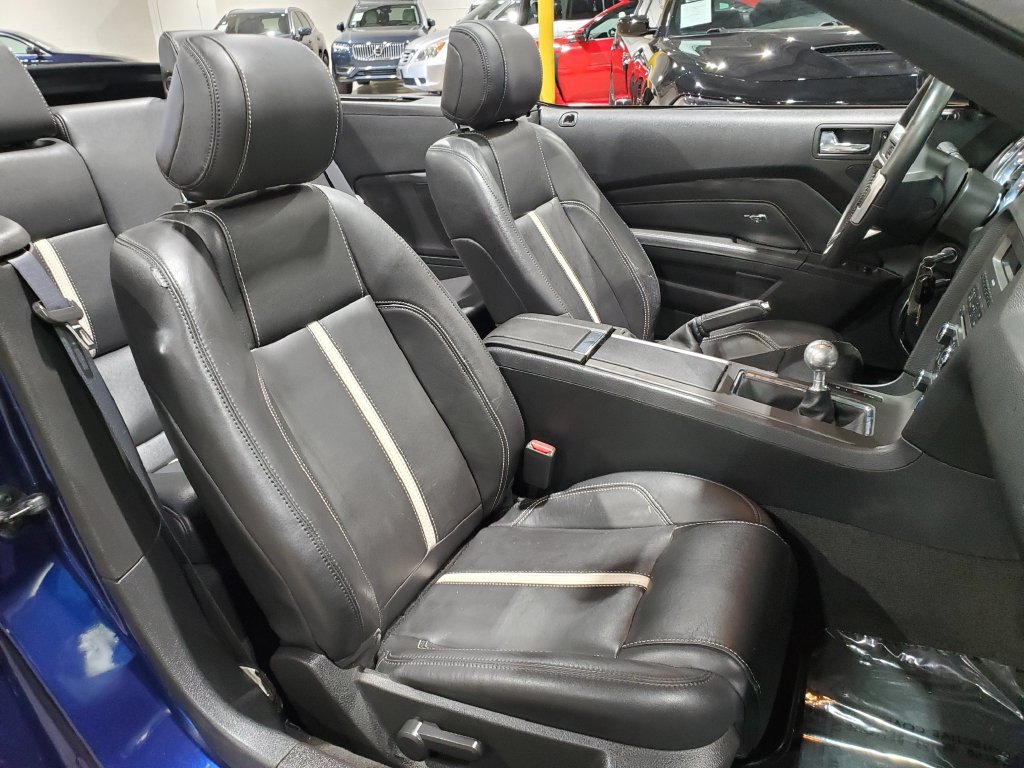 Used 2012 Ford Mustang GT Premium w/ Security Pkg RWD image 15