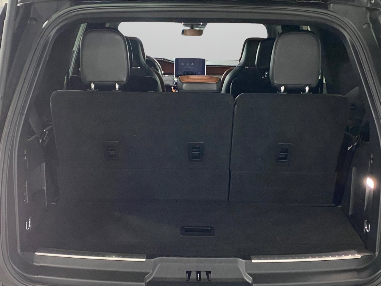 Used 2021 Lincoln Navigator Reserve image 5