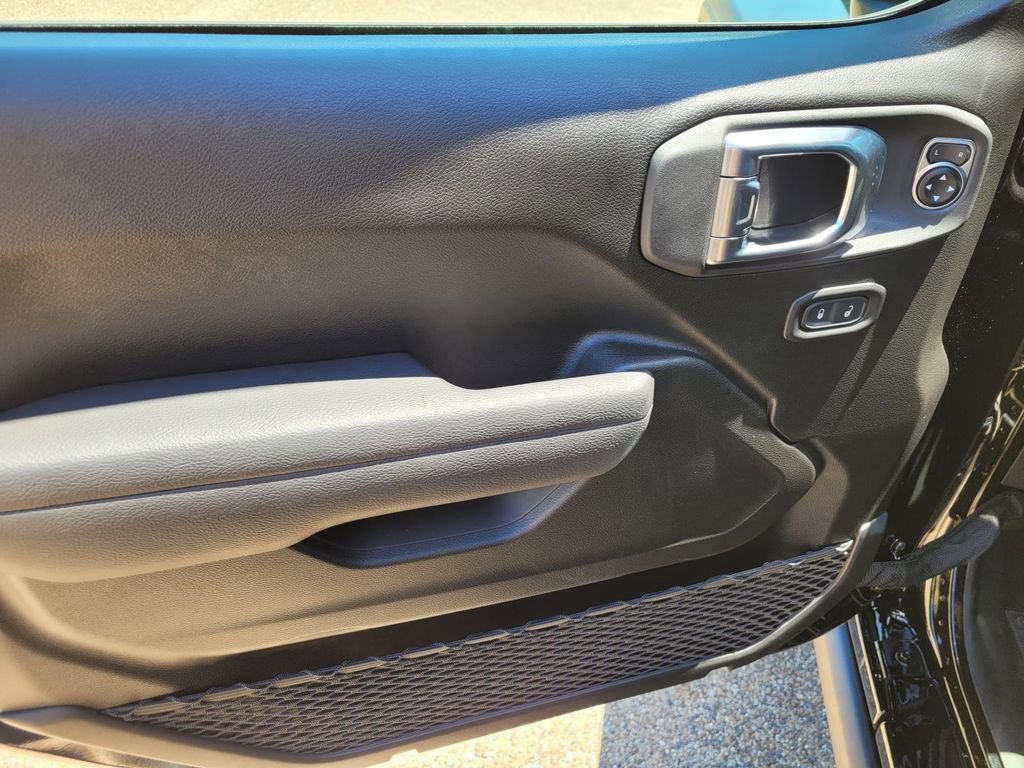 New 2025 Jeep Gladiator Mojave image 16