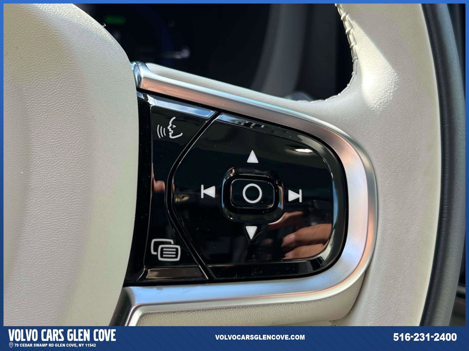 Certified 2025 Volvo XC60 T8 Plus AWD/4WD image 22