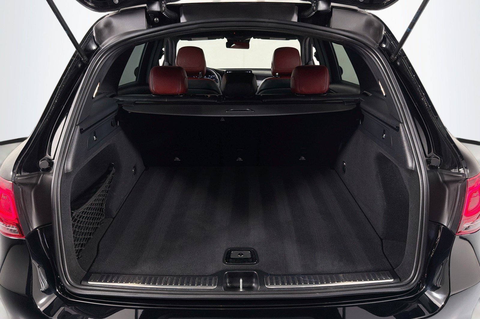 Certified 2022 Mercedes-Benz GLC 300 4MATIC w/ AMG Line image 23