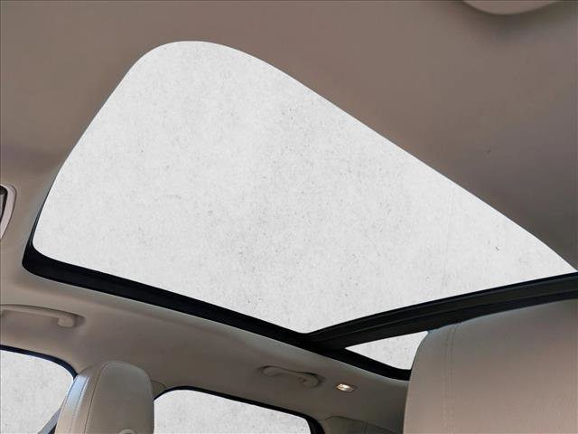 Used 2018 Land Rover Range Rover Velar S image 15